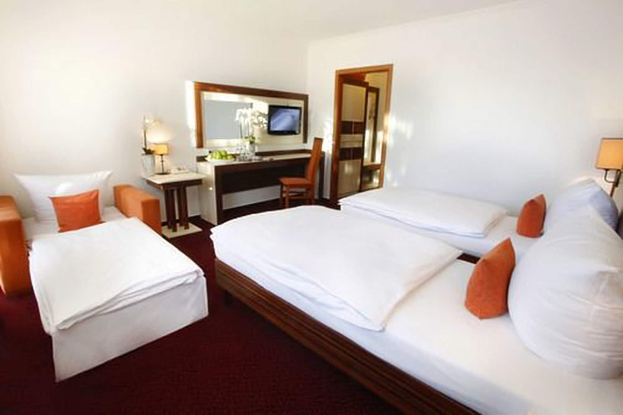 Centro Hotel Norderstedter Hof Экстерьер фото